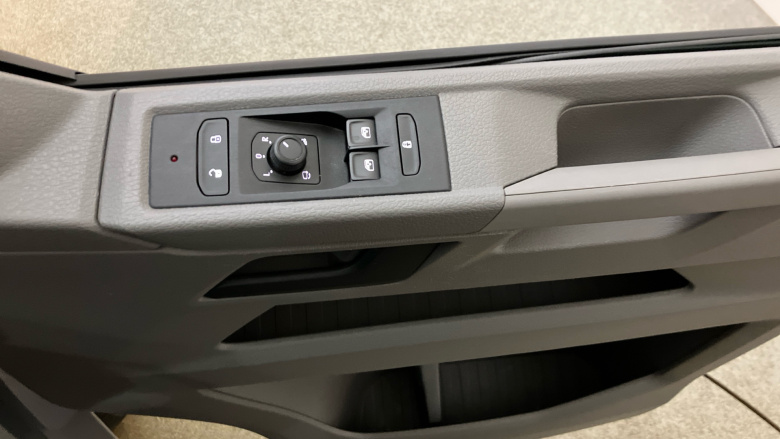 Volkswagen Transporter T32 Lwb Diesel 2.0 TDI 150 Highline Kombi Van